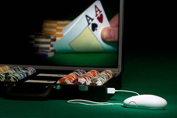 Reviewing Different Game Features at a Singapore online casino